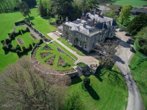 Отель Burton Court  Хиафорд